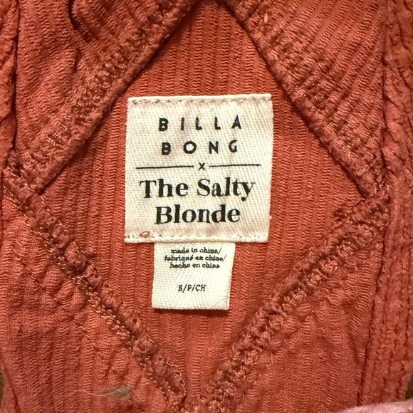 Women's billabong burgundy Corduroy Overalls size small - Picture 4 of 4